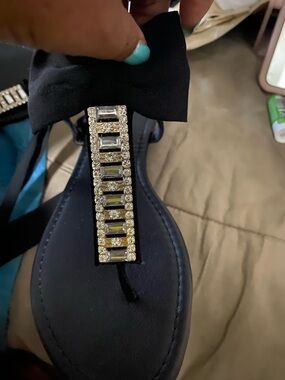 Shoe dazzle Embellished Black Bow Thong Sandals with Rhinestone Accent size 8